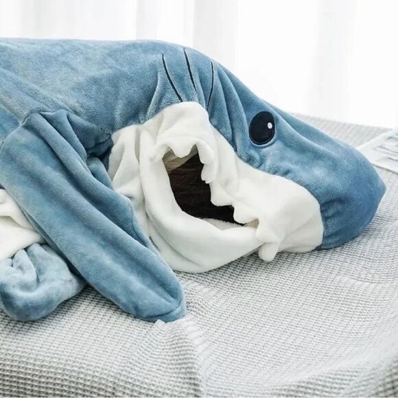 Cozy Shark Blanket Blue/White OS NWT‎ - Picture 2 of 9